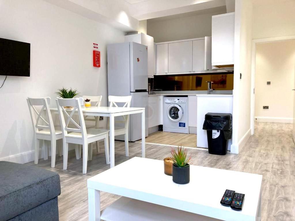 Harrow Apartments Лондон Экстерьер фото