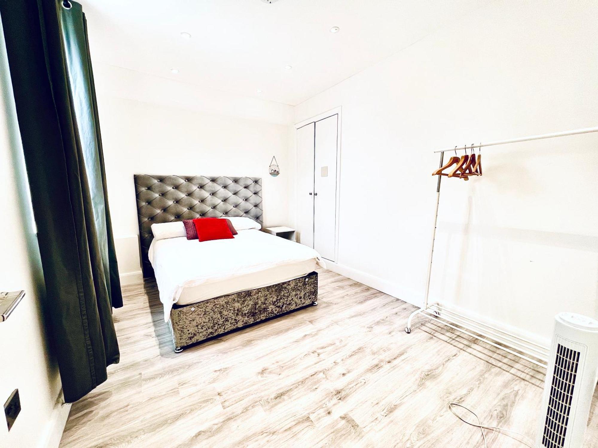 Harrow Apartments Лондон Экстерьер фото